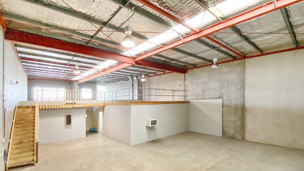 Click to view all images 4/1 Premier Circuit Warana QLD 4575 - Image 2