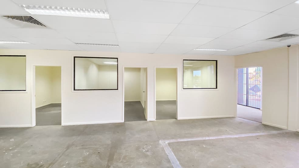 Click to view all images 4/1 Premier Circuit Warana QLD 4575 - Image 3