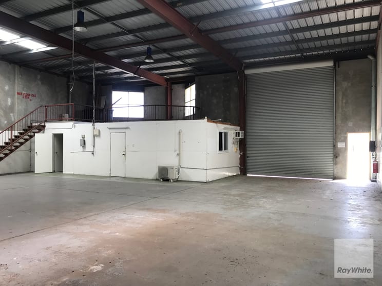Click to view all images 3/12 Lear Jet Drive Caboolture QLD 4510 - Image 2