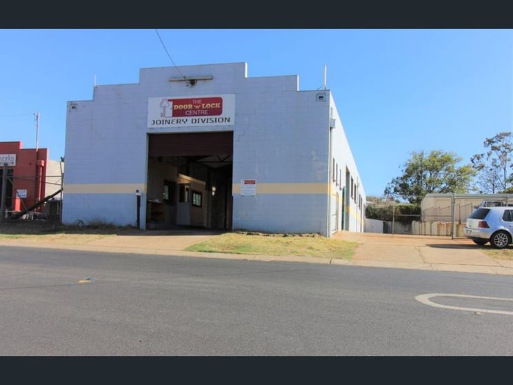 Click to view all images 35 Brook Street North Toowoomba QLD 4350 - Image 1