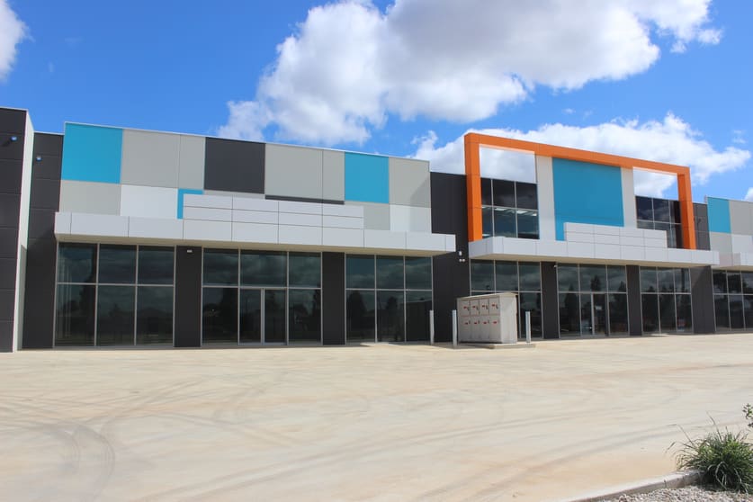 Click to view all images 165 Robinsons Road Ravenhall VIC 3023 - Image 3