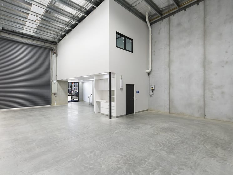 Click to view all images 12/125 Rooks Road Nunawading VIC 3131 - Image 2
