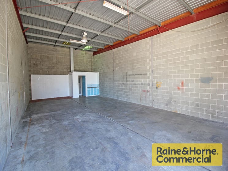 Click to view all images 4/13-15 Storie Street Clontarf QLD 4019 - Image 2