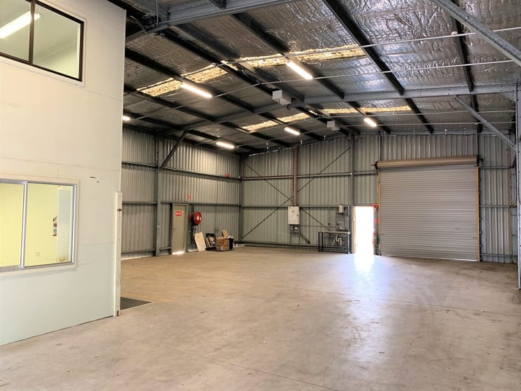 Click to view all images Building 4/3 Anderson Street Banksmeadow NSW 2019 - Image 1