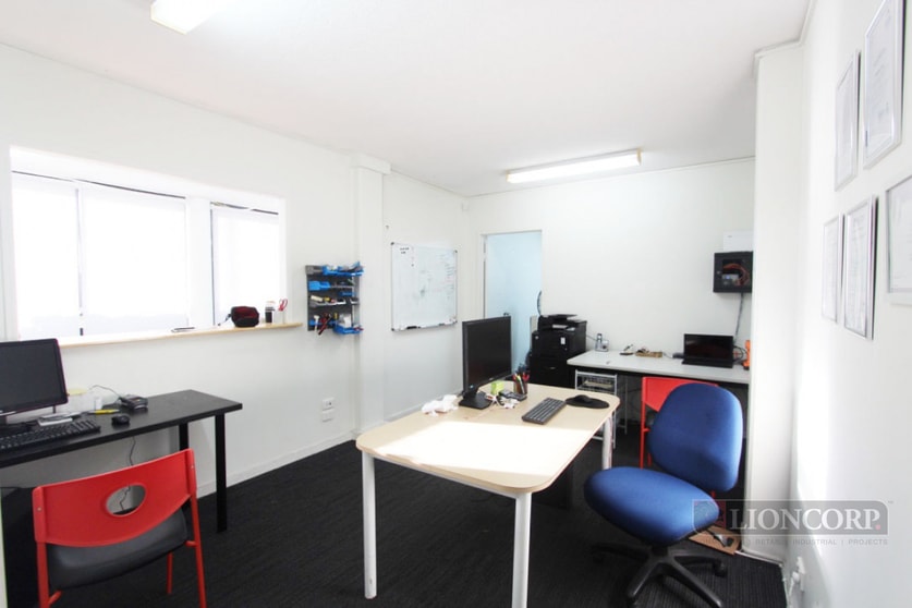 Click to view all images Coopers Plains QLD 4108 - Image 1