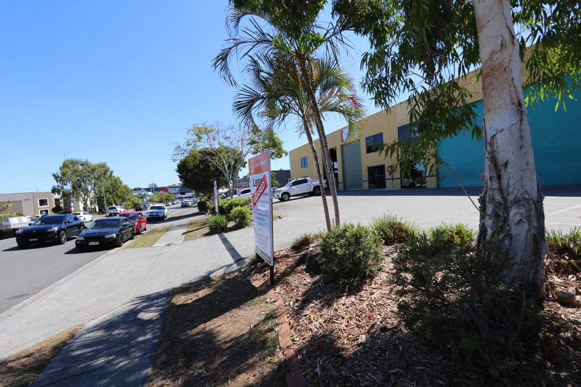 Click to view all images 3/1 Prosper Crescent Burleigh Heads QLD 4220 - Image 1