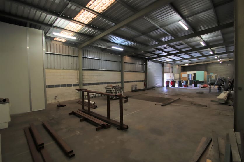 Click to view all images 9/106b Industrial Road Oak Flats NSW 2529 - Image 2