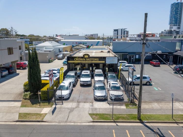 Click to view all images 7 Windmill Street Southport QLD 4215 - Image 1