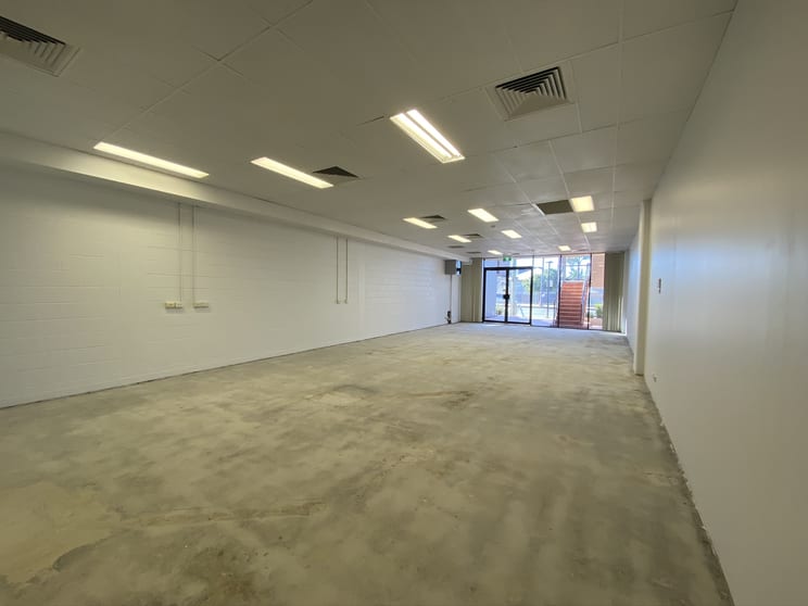 Click to view all images 1/1172 Gold Coast Highway Palm Beach QLD 4221 - Image 3