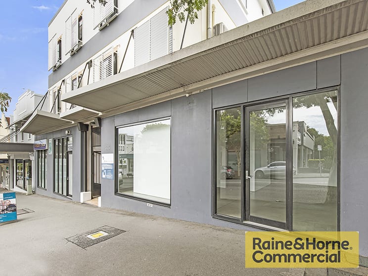 Click to view all images 2/555 Brunswick Street New Farm QLD 4005 - Image 1