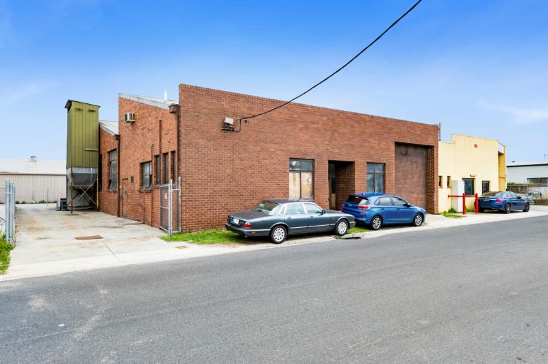 Click to view all images 8 Bond Street Mordialloc VIC 3195 - Image 1