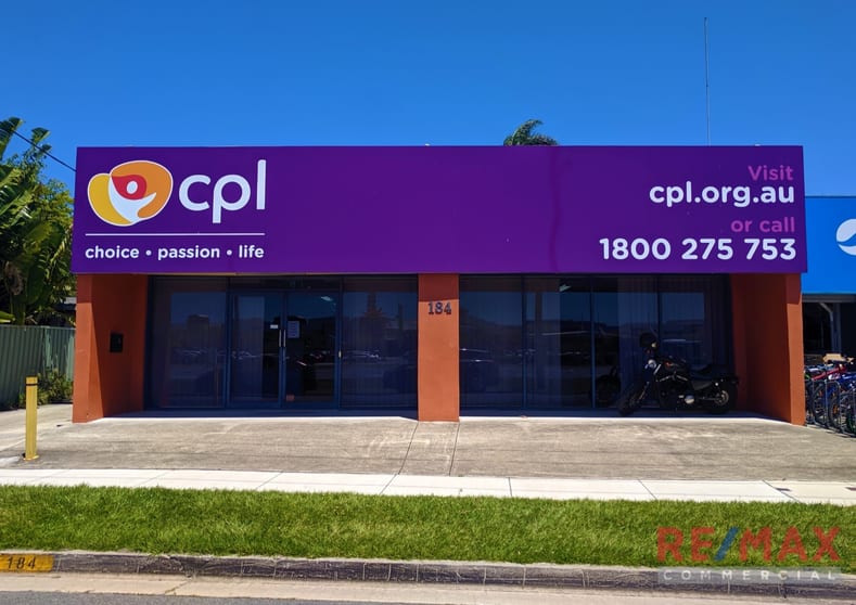 Click to view all images 184 Brisbane Road Arundel QLD 4214 - Image 2