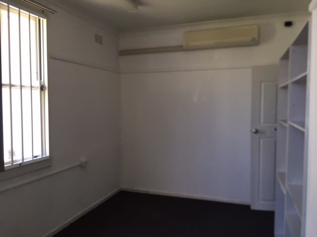 Click to view all images 11 Burr Avenue Nowra NSW 2541 - Image 3