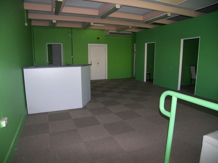 Click to view all images 133-135 High Street Kangaroo Flat VIC 3555 - Image 2