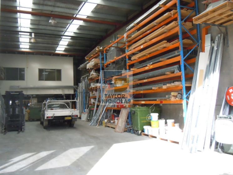 Click to view all images 2/9A Foundry Road Seven Hills NSW 2147 - Image 2