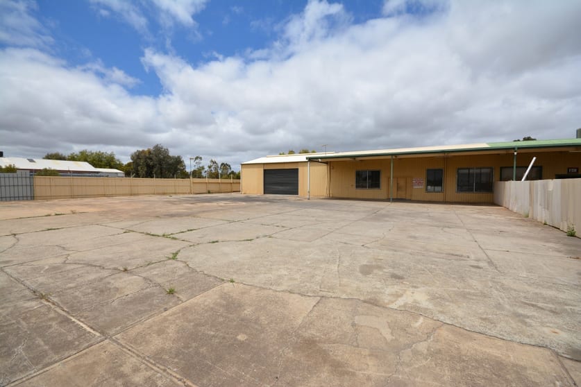 Click to view all images 71 Anderson Walk Smithfield SA 5114 - Image 2