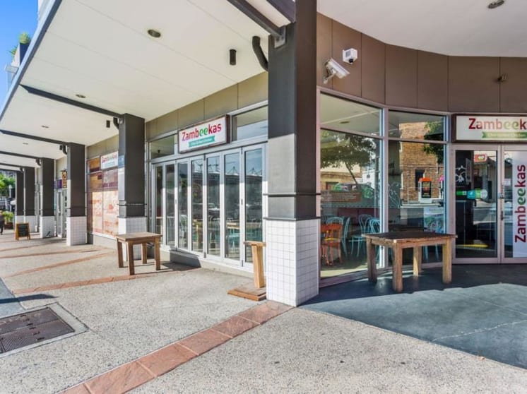 Click to view all images 803 Stanley Street Woolloongabba QLD 4102 - Image 2