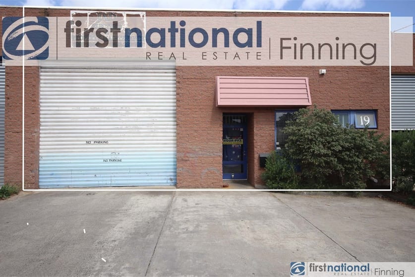 Click to view all images 19 Cooper Court Cranbourne VIC 3977 - Image 1