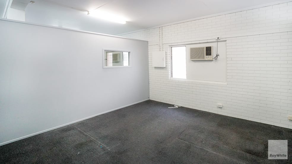 Click to view all images 1/413 Gympie Road Strathpine QLD 4500 - Image 2