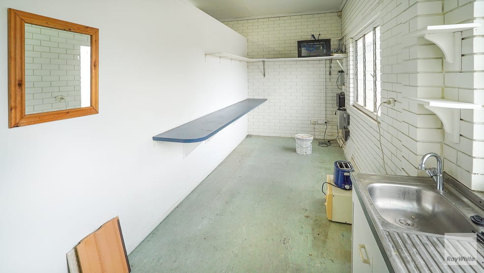 Click to view all images 1/413 Gympie Road Strathpine QLD 4500 - Image 3