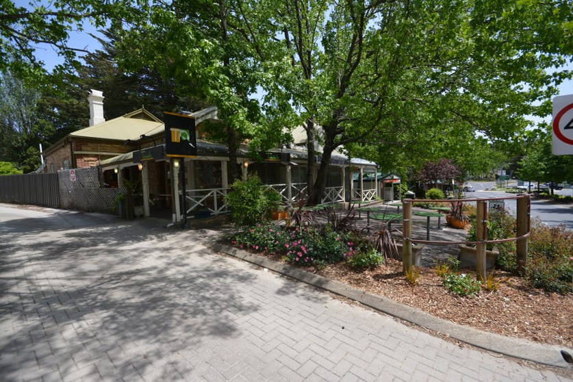Click to view all images Shop 3/4-6 Mount Barker Road Stirling SA 5152 - Image 1
