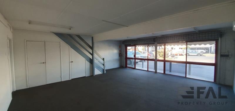 Click to view all images Unit 2/18 Spine Street Sumner QLD 4074 - Image 3