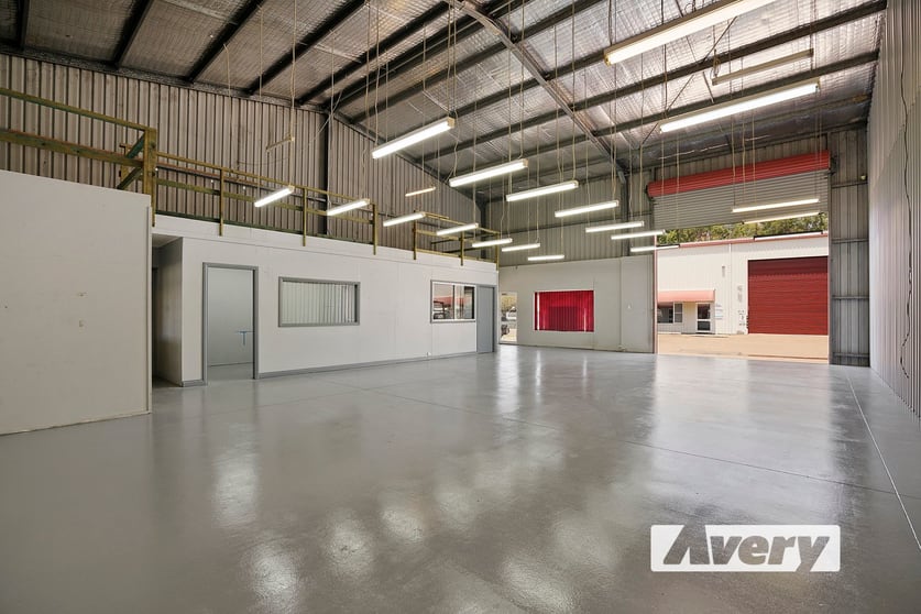 Click to view all images 1/80 Excelsior Parade Carey Bay NSW 2283 - Image 3