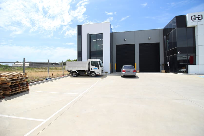 Click to view all images 19 Bayport Court Mornington VIC 3931 - Image 1