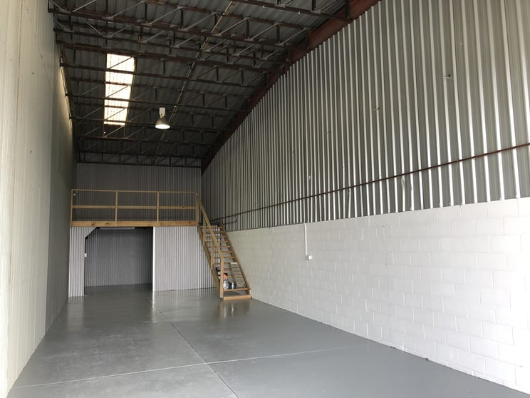 Click to view all images 4a/91-93 Spencer Road Carrara QLD 4211 - Image 2