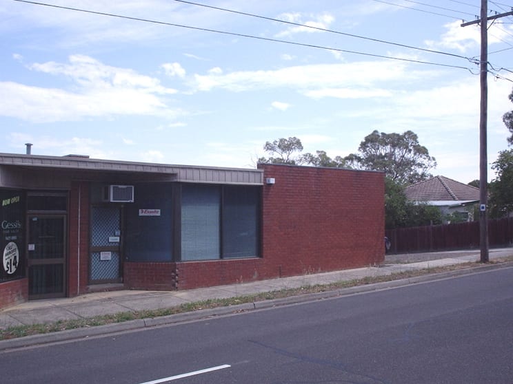 Click to view all images 2/33 Nell Street Greensborough VIC 3088 - Image 2