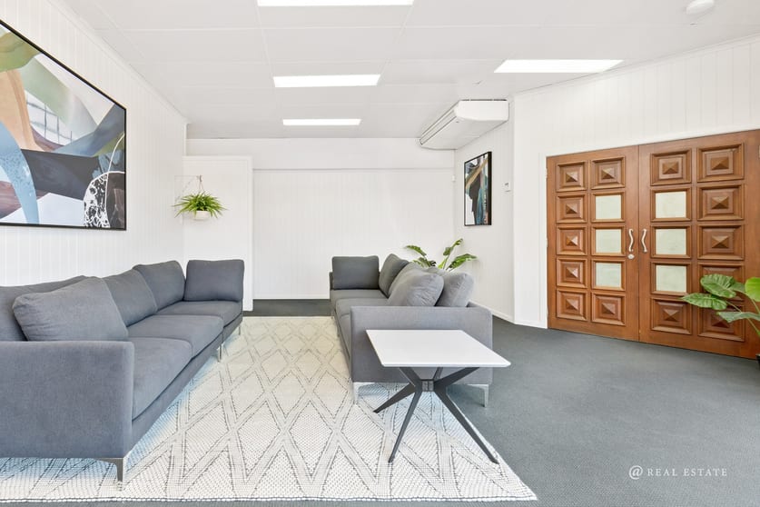 Click to view all images 15 James Street Yeppoon QLD 4703 - Image 2