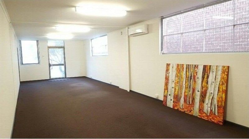 Click to view all images 29 Taunton Drive Cheltenham VIC 3192 - Image 2