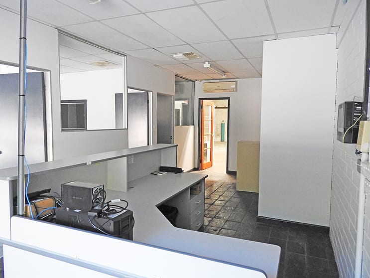 Click to view all images 10/96 Briggs Street Welshpool WA 6106 - Image 2