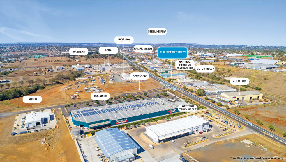 Click to view all images 318-320 Anzac Avenue Harristown QLD 4350 - Image 2