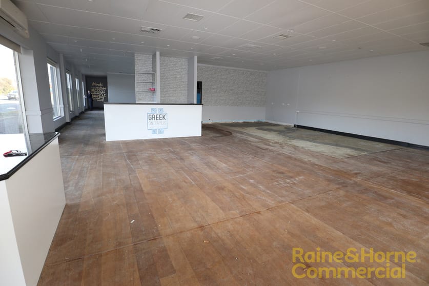 Click to view all images 2 Baylis Street Wagga Wagga NSW 2650 - Image 2