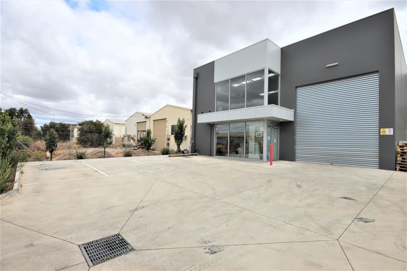 Click to view all images 40 Moon Street Moolap VIC 3224 - Image 2