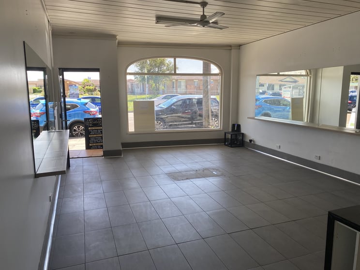 Click to view all images 1/84 Wallarah Road Gorokan NSW 2263 - Image 3