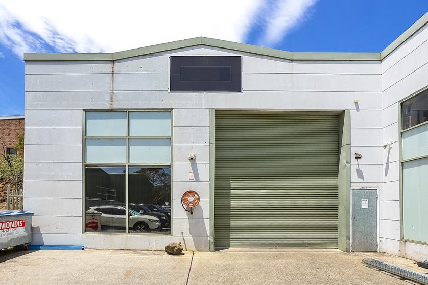 Click to view all images Bay 4/11 Waverley Drive Unanderra NSW 2526 - Image 1