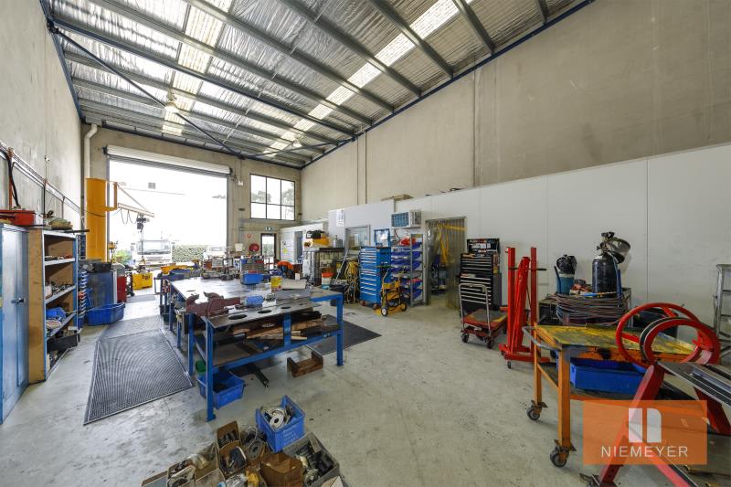 Click to view all images 45 Powers Road Seven Hills NSW 2147 - Image 2