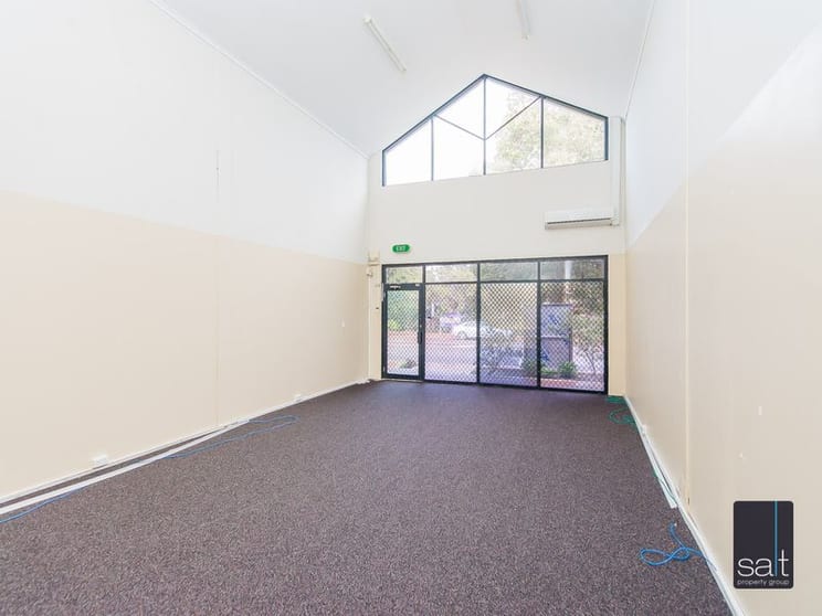 Click to view all images 11/940 Albany Highway East Victoria Park WA 6101 - Image 2
