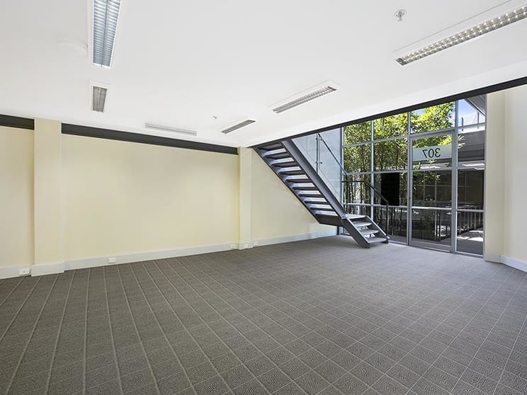 Click to view all images Brookvale NSW 2100 - Image 2