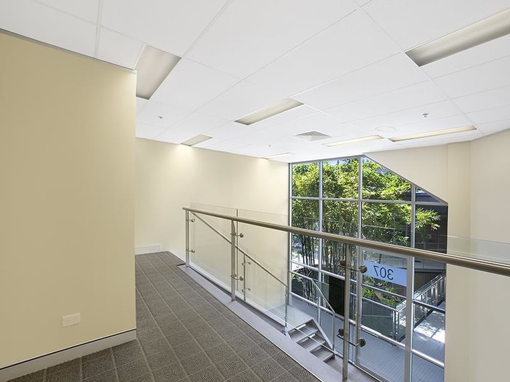 Click to view all images Brookvale NSW 2100 - Image 3