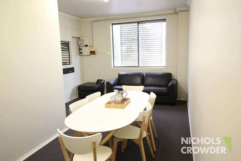 Click to view all images 1/31 Virginia Street Mornington VIC 3931 - Image 3