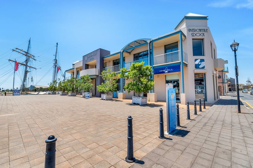 Click to view all images 27-29 McLaren Parade Port Adelaide SA 5015 - Image 1