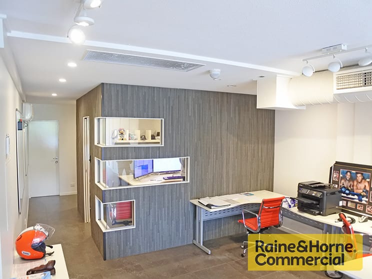 Click to view all images 1/55 Douglas Street Milton QLD 4064 - Image 3