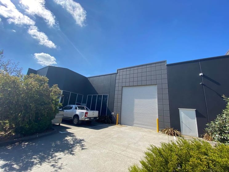 Click to view all images 2/21 Viewtech Place Rowville VIC 3178 - Image 1