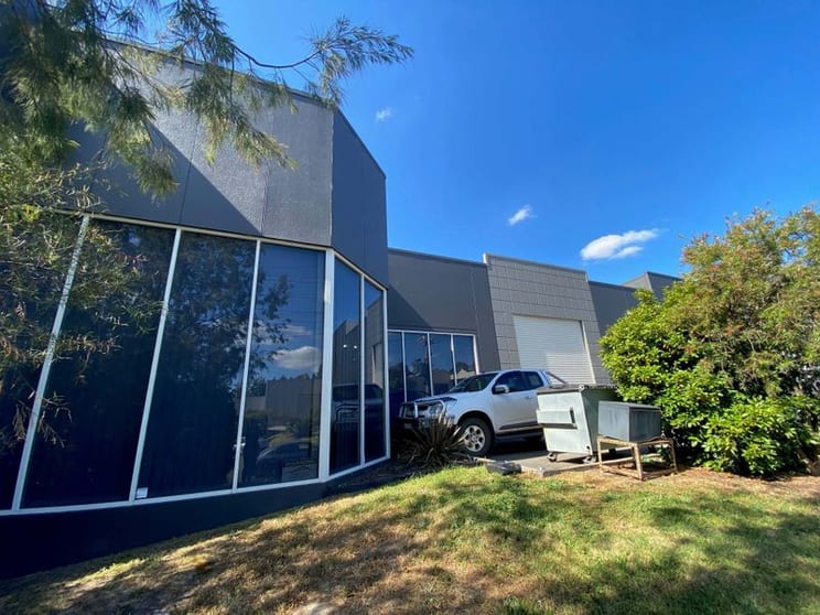Click to view all images 2/21 Viewtech Place Rowville VIC 3178 - Image 2