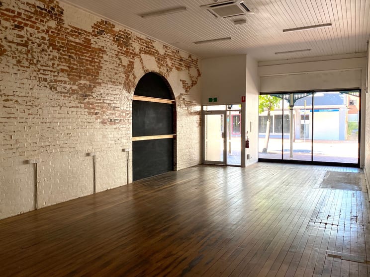 Click to view all images Shop 3/205 Brisbane Street Ipswich QLD 4305 - Image 3