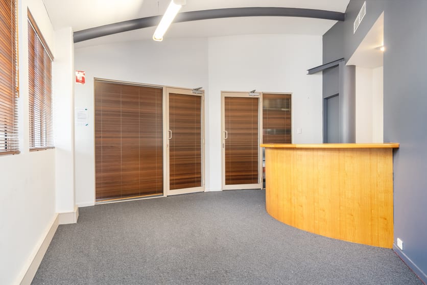 Click to view all images 4/345 Sheridan Street Cairns North QLD 4870 - Image 2