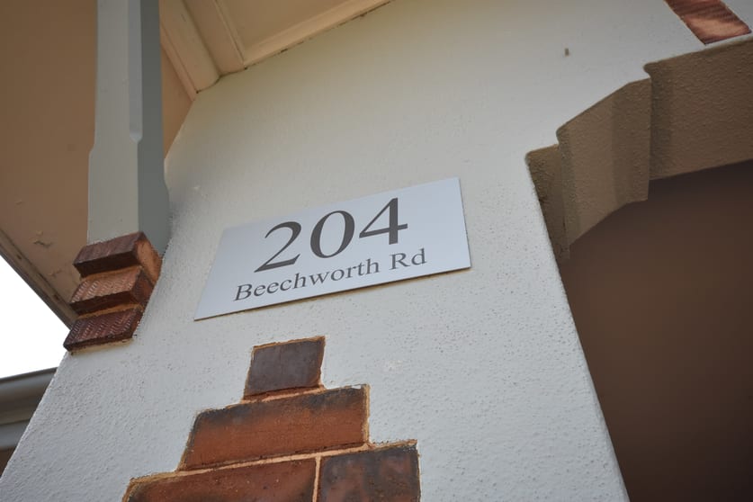 Click to view all images 204 Beechworth Road Wodonga VIC 3690 - Image 2